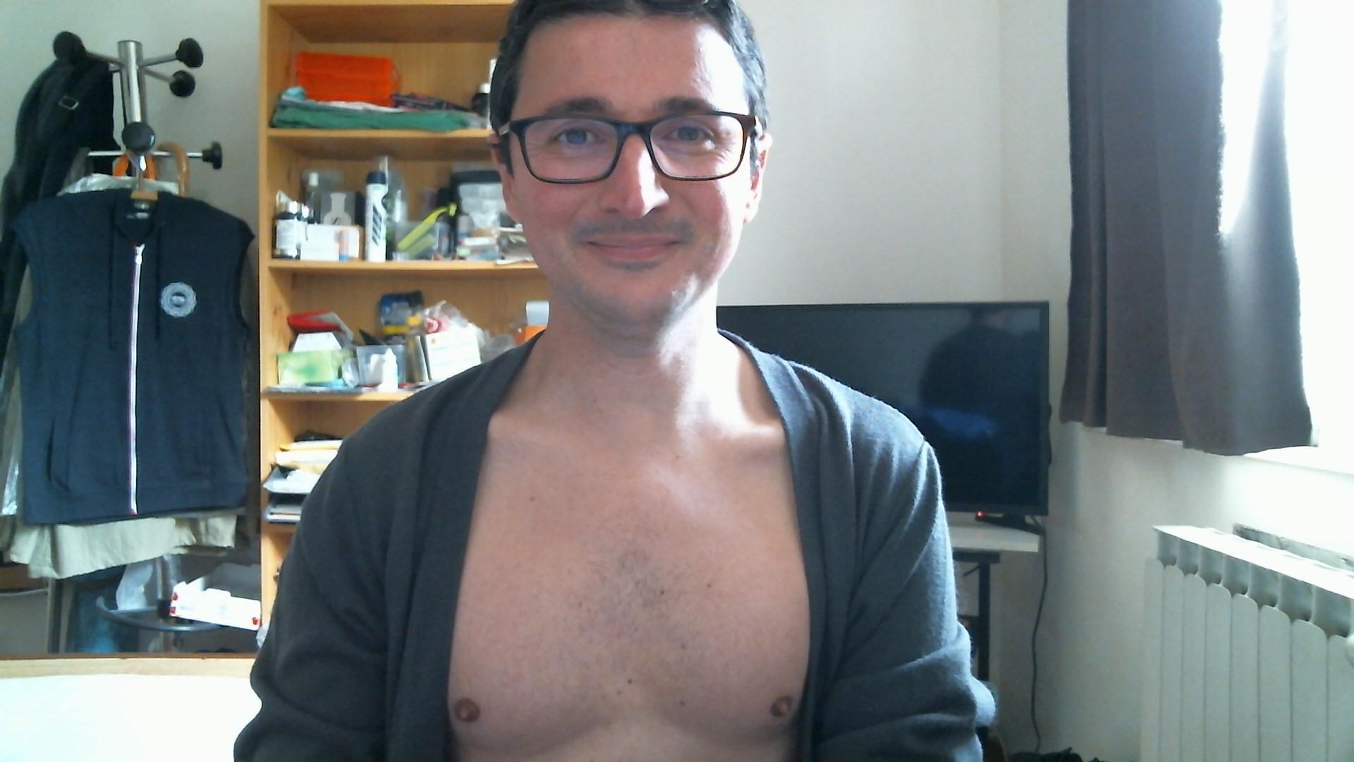 men38xxx live from France