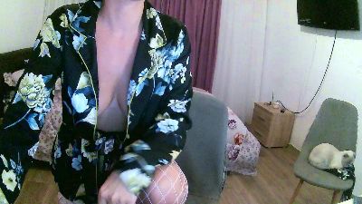 mimiiixxx live from United Kingdom