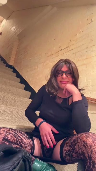 monikasissy1 live from United Kingdom