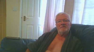 natsku222 live from United Kingdom