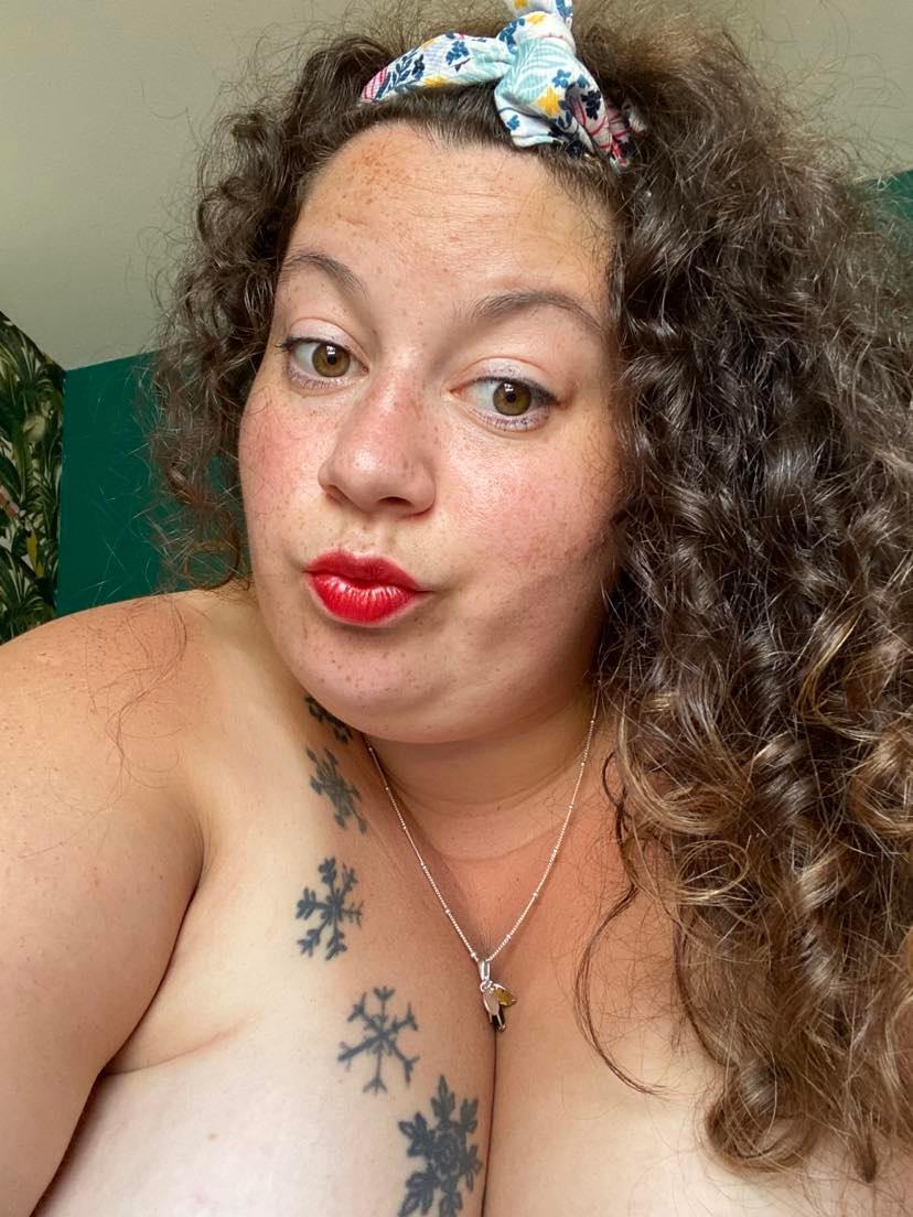 nenette95 live from France