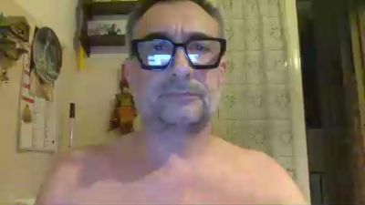 ortijah live from United Kingdom