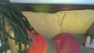 queen_ebony2 live from Kenya