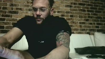 r1leopardlegz live from Australia