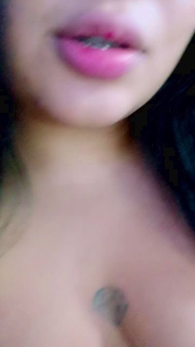 sara972 live from Colombia