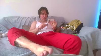 slaveusem live from United Kingdom