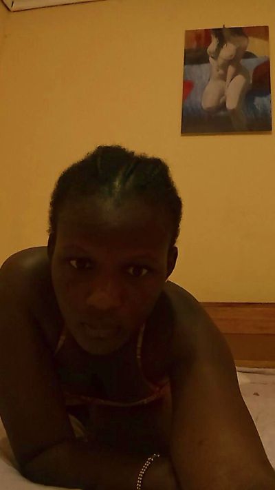 trizahpetite000 live from Kenya