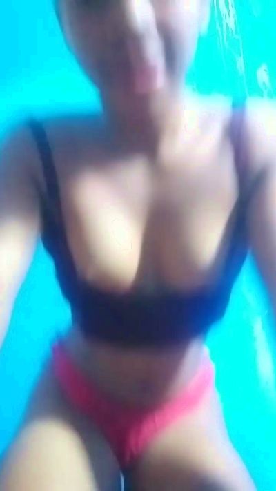 valerie72 live from Madagascar