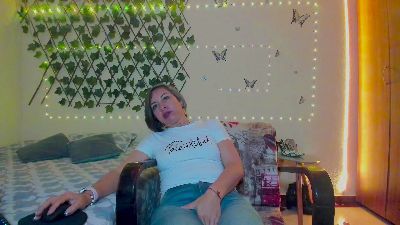 your_hot_wolf live from Colombia